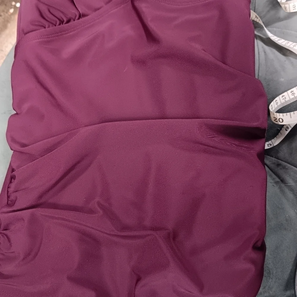 Women's Size M Ruffle One Piece Swimsuit - Kona Sol - Burgundy - 😍 - Picture 4 of 6